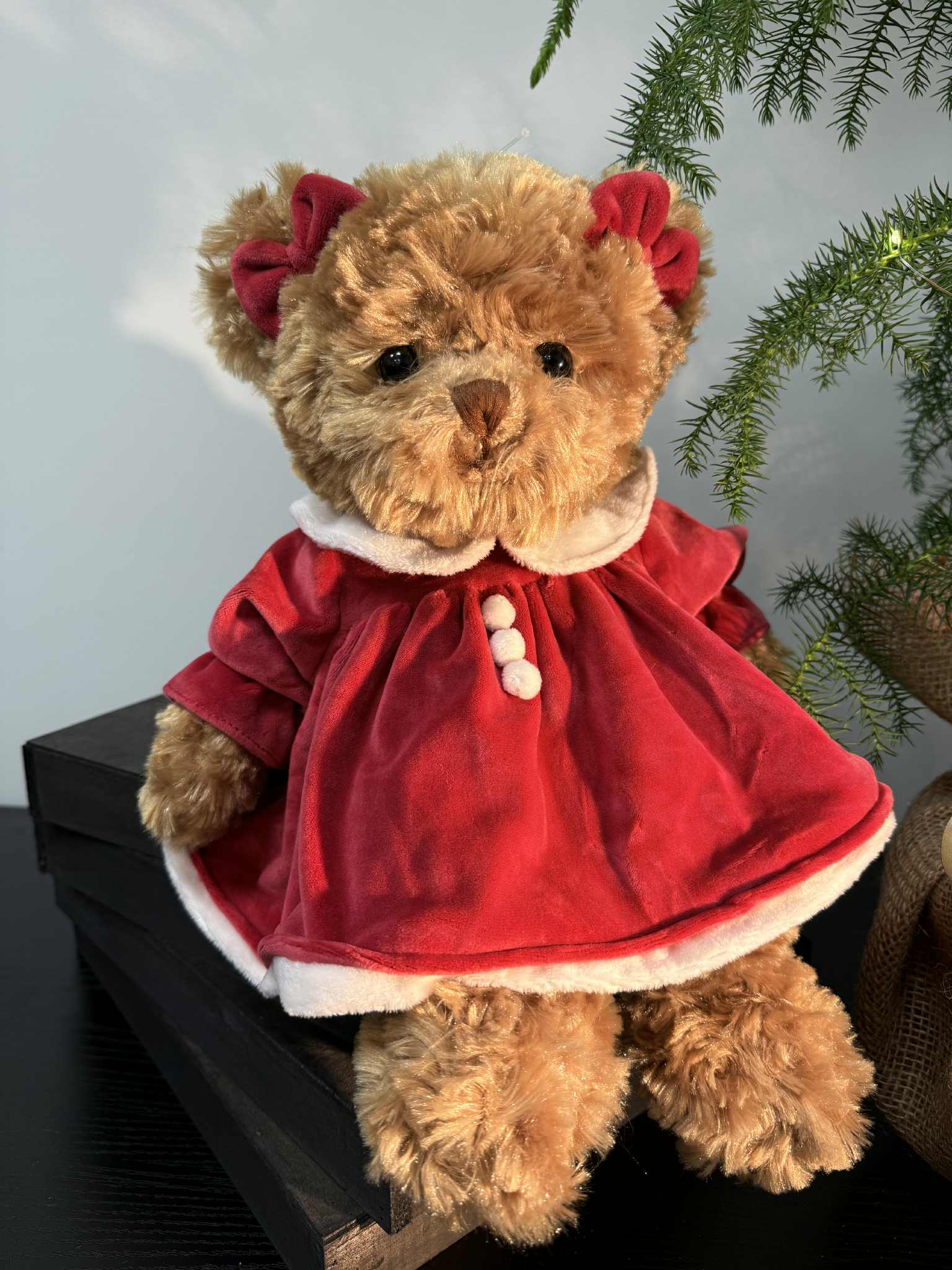 Rankų darbo Bukowski pliušinis meškiukas 35 cm, kalėdinė apranga