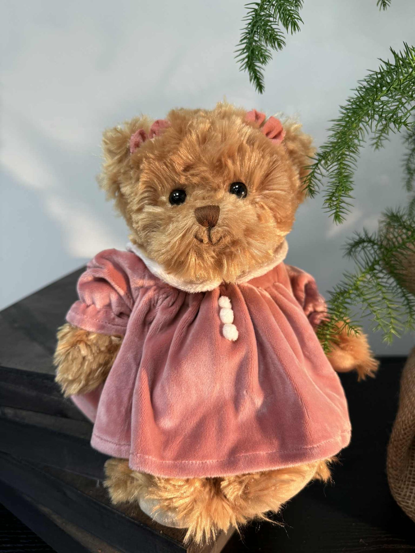 Rankų darbo Bukowski pliušinis meškiukas 25 cm