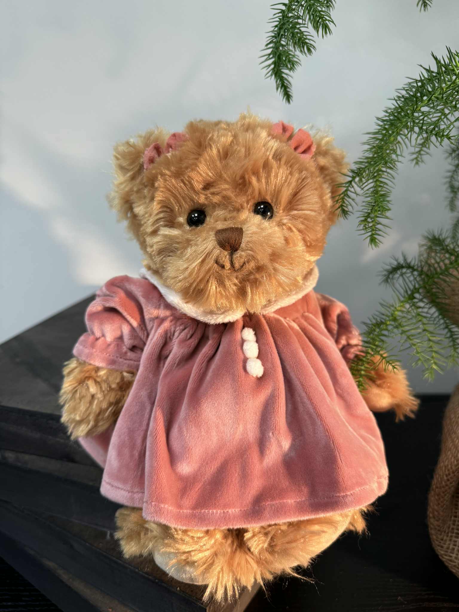 Rankų darbo Bukowski pliušinis meškiukas 25 cm